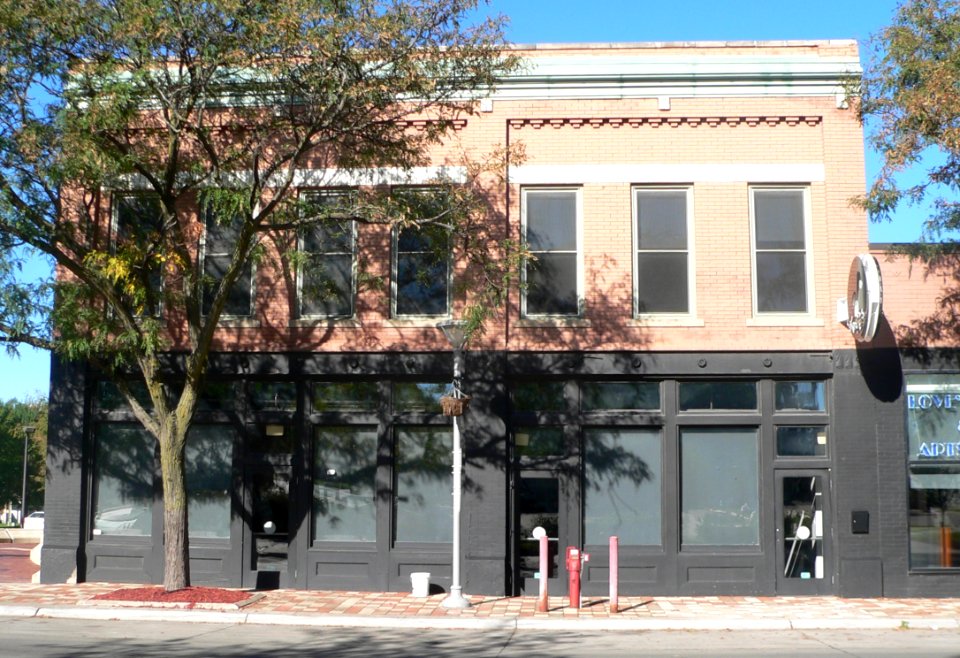 Omaha, Nebraska, Love's Jazz and Art Center, S end from E 1