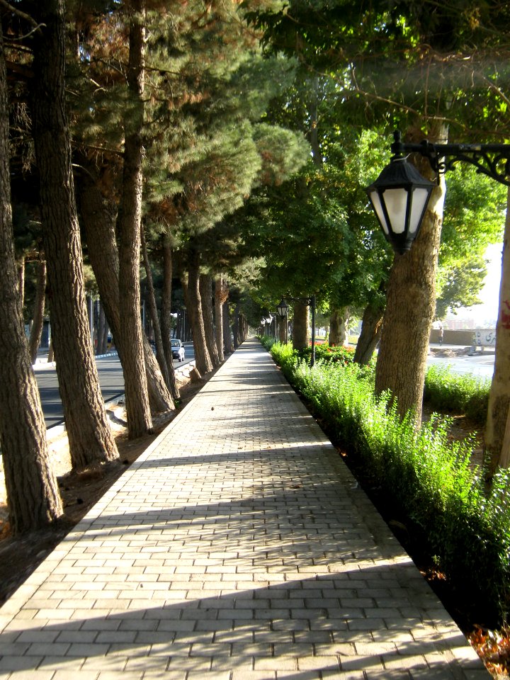 Omar Khayyam boulevard barier sidewalk - Nishapur 07