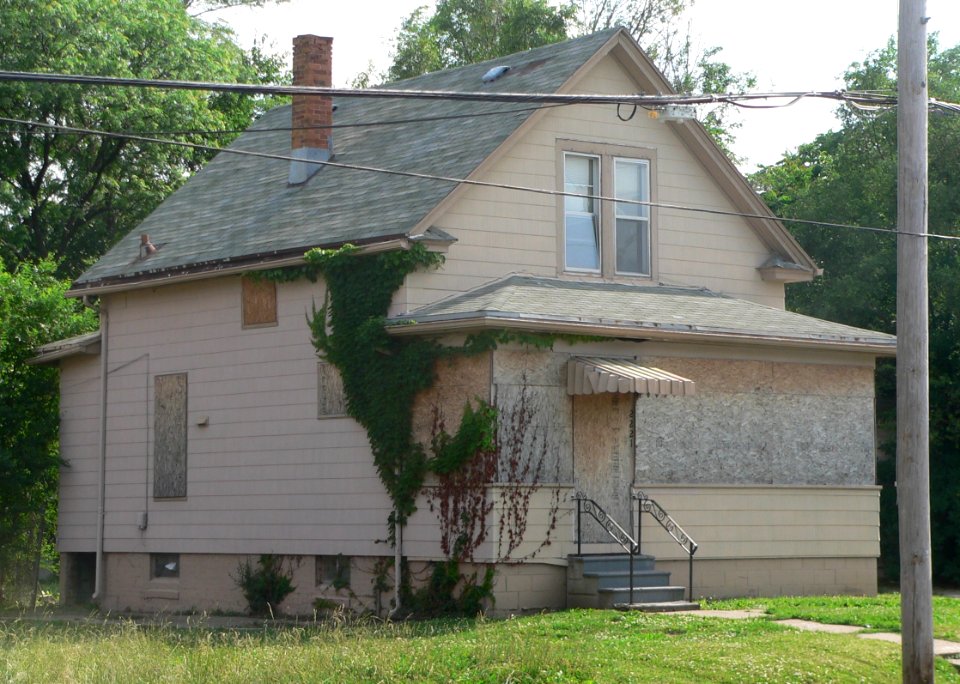 Omaha, 2221 Lake Street, from NE 1