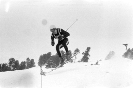 Olympische spelen, nummer 5 Egon Zimmerman (A), nummer Gerardo Mussner (JH), num, Bestanddeelnr 921-0659