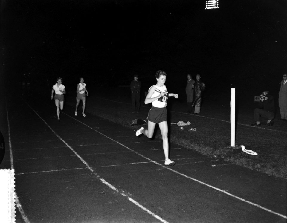 Olympische revances in stadion Amsterdam, hardlopen dames, Bestanddeelnr 911-6051