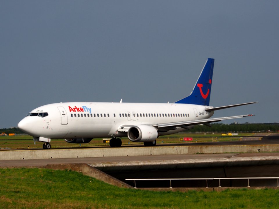 OM-AEX ArkeFly Boeing 737-4Y0 - cn 25178 taxiing 14july2013 pic-002