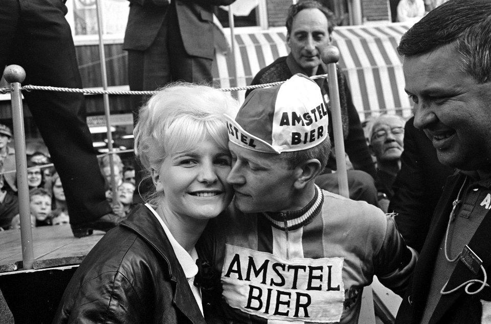 Olympiatour weer in Amsterdam, Harry Steevens en verloofde, Bestanddeelnr 917-8292
