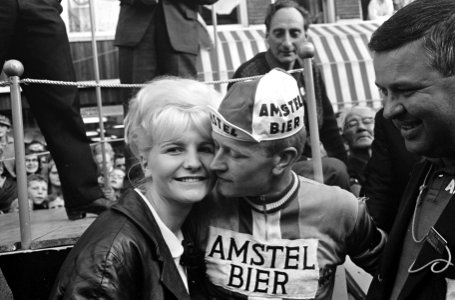 Olympiatour weer in Amsterdam, Harry Steevens en verloofde, Bestanddeelnr 917-8292