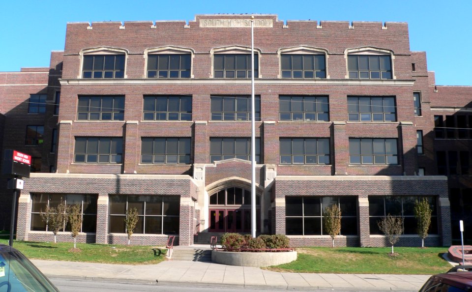 Omaha South High School center from W 1