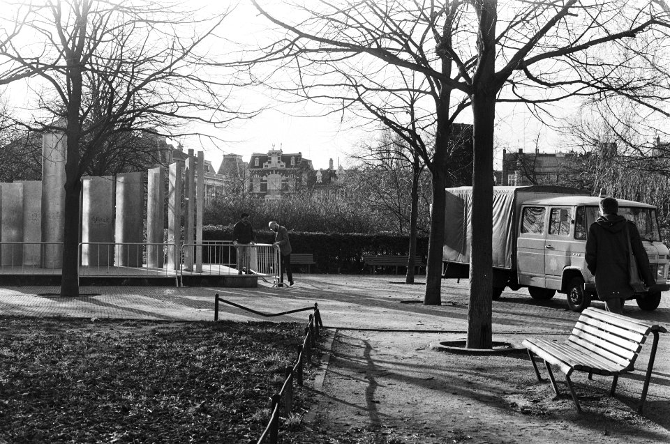 Om het Ravensbrück-monument wordt een hek geplaatst, Bestanddeelnr 931-8122