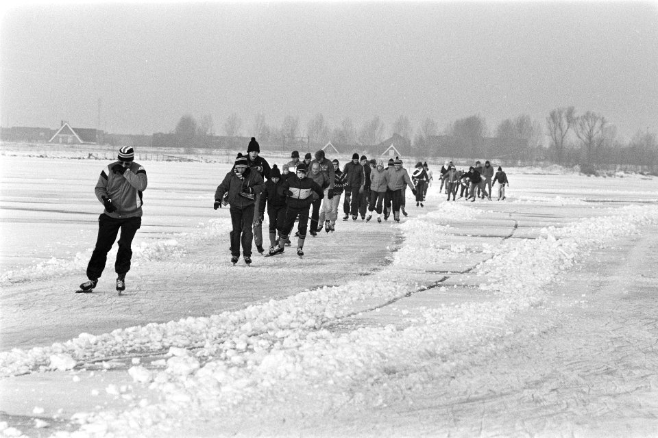 Op het IJsselmeer prestatietochten geschaatst (VolendamMonnickendam Marken) , Bestanddeelnr 933-2000