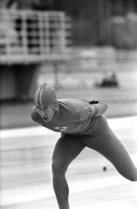 Olympische Spelen Grenoble, schaatsen 10.000 meter Johnny Hoeglin tijdens zijn r, Bestanddeelnr 921-0897