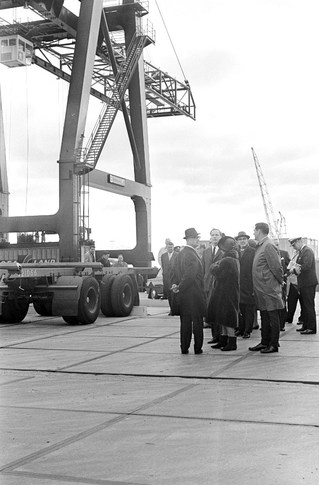 Op bezoek bij een haventerrein, Bestanddeelnr 919-7307