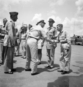 Op 3 mei arriveerde de Legercommandant, Luitenant-Generaal S.H. Spoor, op het vl, Bestanddeelnr 15566
