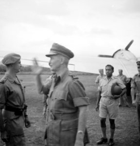 Op 15 aug. bracht de Chef-Staf Generaal Buurman van Vreeden een bezoek aan de V-, Bestanddeelnr 11844
