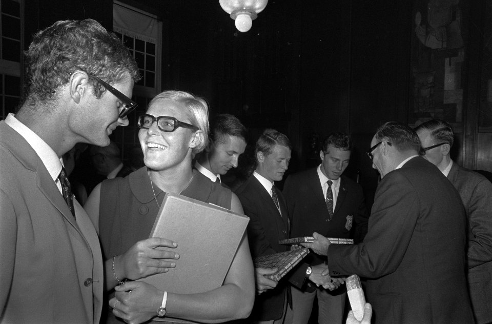 Olympische deelnemers ploegentijdrit (olympisch kampioenen 1968 in Mexico) op st, Bestanddeelnr 921-8239