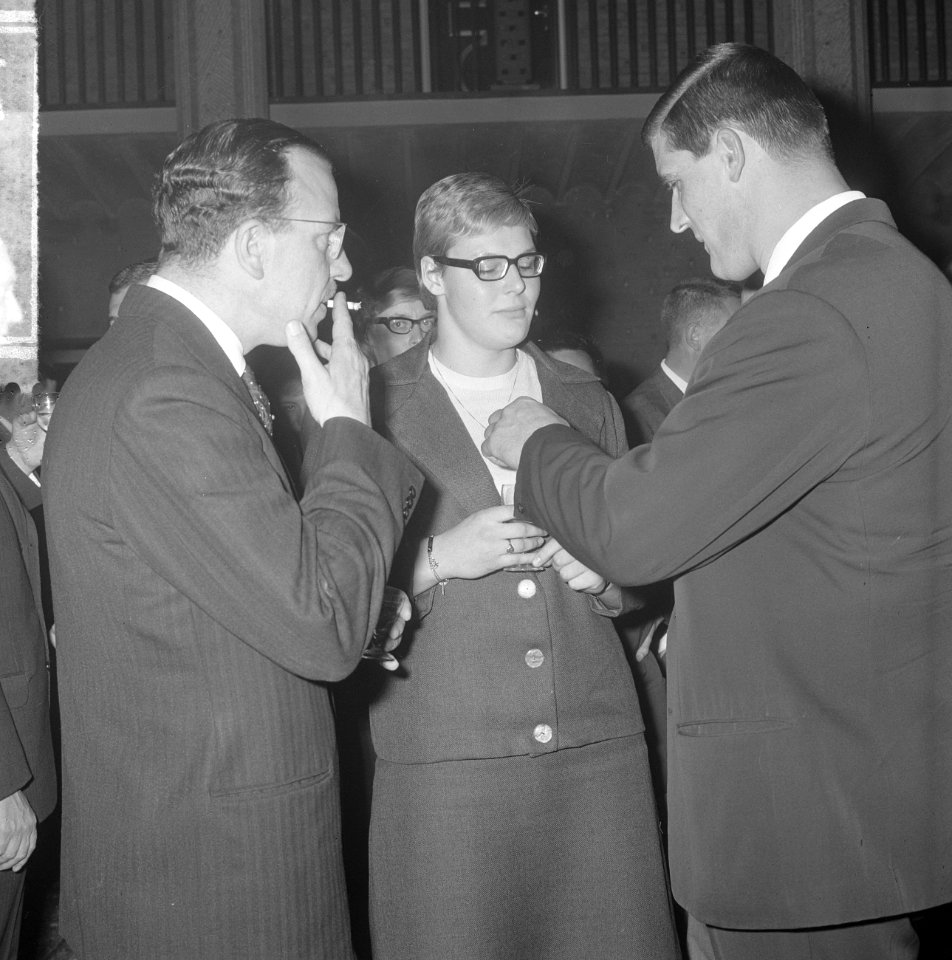 Olympische deelnemers gehuldigd, Ada Kok en Anton Geesink (r), Bestanddeelnr 917-1257