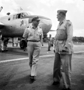 Op 3 mei arriveerde de Legercommandant, Luitenant-Generaal S.H. Spoor, op het vl, Bestanddeelnr 15565