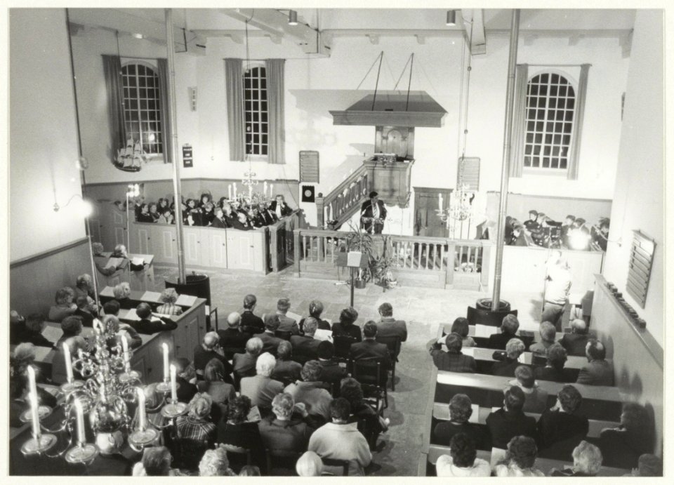 Op feestelijke wijze is in de Nederlands Hervormde Kerk een start gemaakt met de viering van het 700-jarig bestaan van Spaarndam. NL-HlmNHA 54016601