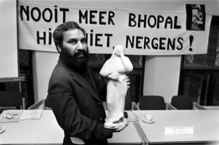 Op een persconferentie van Nooit meer Bhopal in Utrecht sprak o.m. Dinesh Ahro, Bestanddeelnr 933-5009
