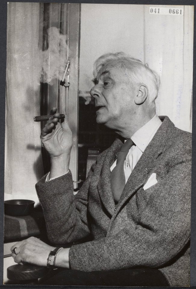 Op 16 februari 1956 hoopt de figuur- en portretschilder, etser, tekenaar, lithog, Bestanddeelnr 041-0661