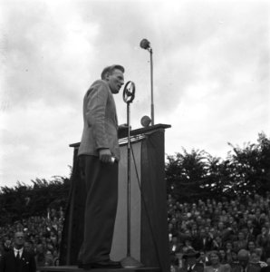 Op het voetbalterrein van De Volewijckers aan het Mosveld werden 14 invalidenwa…, Bestanddeelnr 901-9058