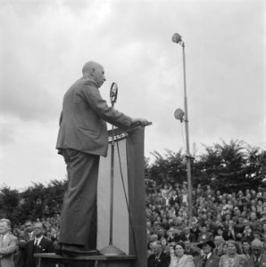 Op het voetbalterrein van De Volewijckers aan het Mosveld werden 14 invalidenwa…, Bestanddeelnr 901-9054