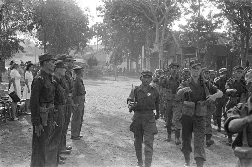 Op het terrein van het Iste Depótbataljon aan den Petodjoweg te Batavia werden 4, Bestanddeelnr 26-3-5