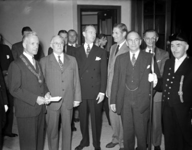Op het stadhuis te Amsterdam werd een vijftal leden van het Amerikaanse Congres,, Bestanddeelnr 934-5128
