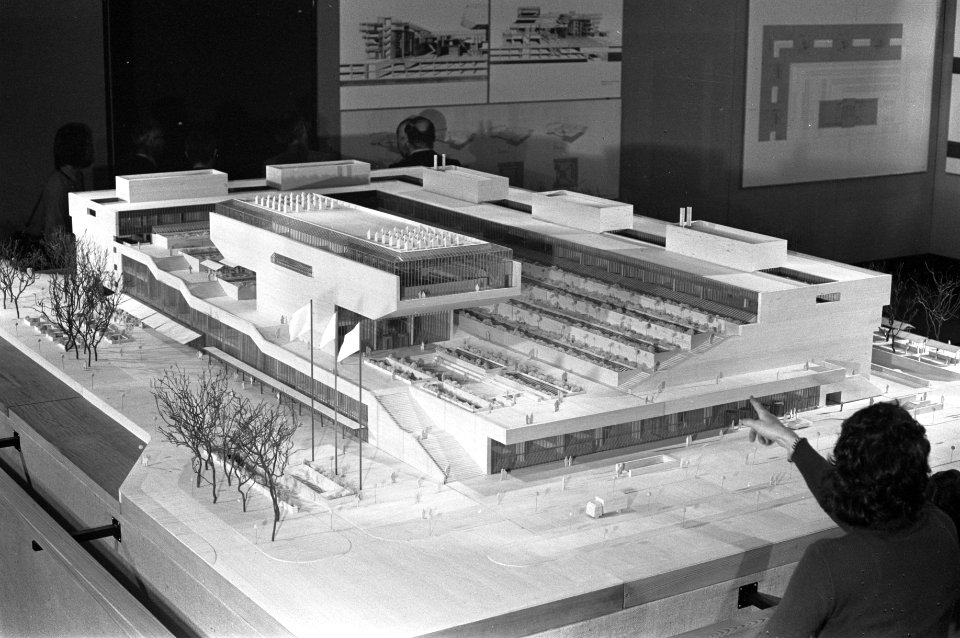 Ontwerp van de Weense architect Wilhelm Holzbauer, tentoongesteld in Museum Fod…, Bestanddeelnr 925-5957