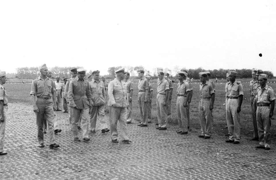 Op donderdag 17 februari vond op de 11e luchtbasis te Medan de overdracht van he, Bestanddeelnr 3384