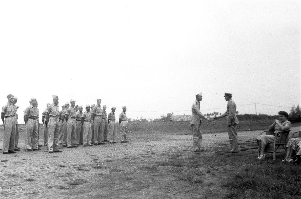 Op donderdag 17 februari vond op de 11e luchtbasis te Medan de overdracht van he, Bestanddeelnr 3382