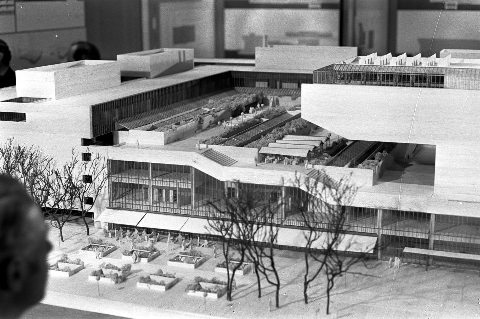 Ontwerp van de Weense architect Wilhelm Holzbauer, tentoongesteld in Museum Fod…, Bestanddeelnr 925-5958