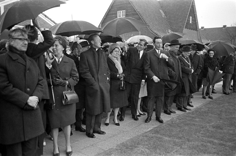 Onthulling monument ter nagedachtenis aan de verzetsstrijder J.J.F. Borghouts in, Bestanddeelnr 920-1704