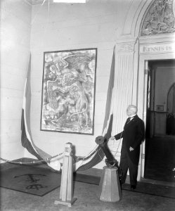 Onthulling tegeltableau in de hal van het Koninklijk Instituut voor de Marine De, Bestanddeelnr 904-1868
