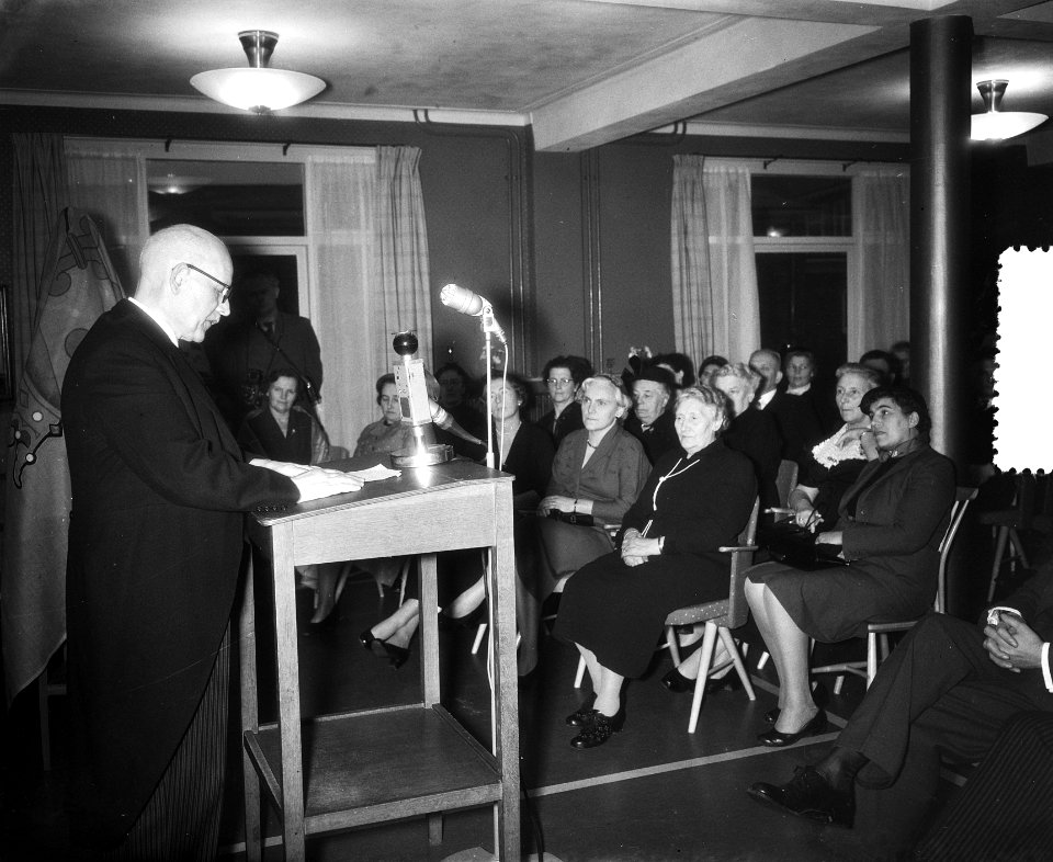 Onthulling standbeeldje vrouwe Elisabeth Gravin van Culemborg, Bestanddeelnr 907-4950