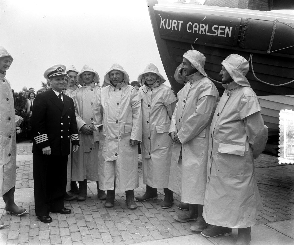 Onthulling nieuwe reddingsboot te Noordwijk door Kurt Carlsen, Bestanddeelnr 905-7794