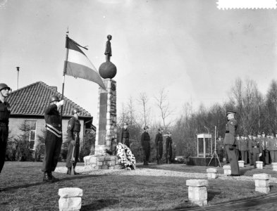 Onthulling monument ter gedachtenis van de gesneuvelden van het Korea detachemen, Bestanddeelnr 910-8895