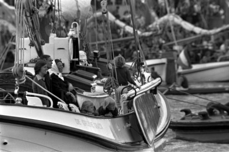 Op de Groene Draeck varen prinses Beatrix met haar kinderen, Bestanddeelnr 928-1048
