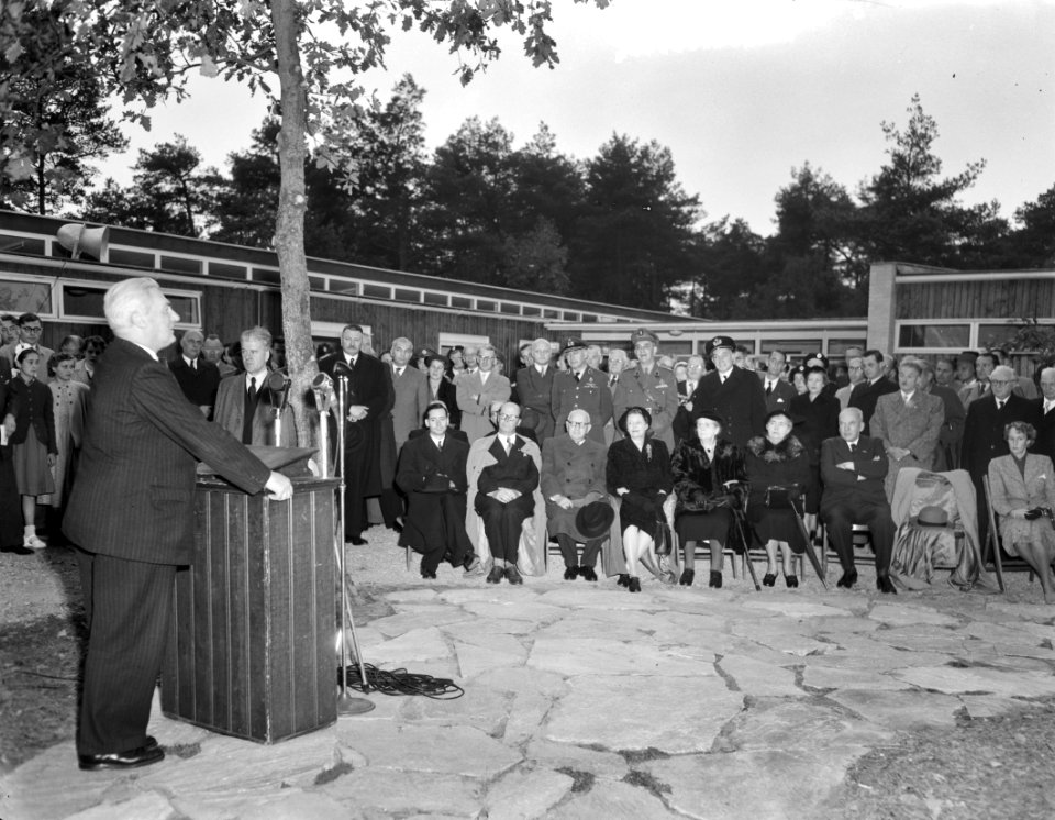 Onthulling standbeeld H. Dunant (Woudschoten Zeist), Bestanddeelnr 906-0147