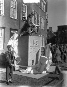 Onthulling te Den Haag van het monument Grenadiers en Jagers, Bestanddeelnr 904-7955