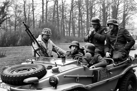 Oorlogswinter van Jan Terlouw verfilmd door de VARA Duitse soldaten tijdens o, Bestanddeelnr 927-8048