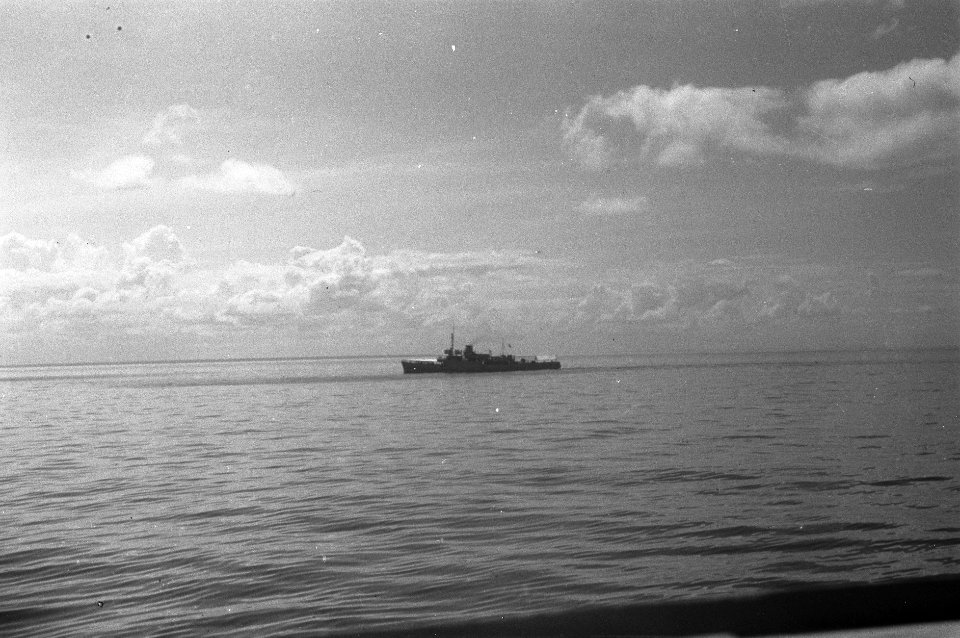Oorlogsschip op zee, Bestanddeelnr 2380