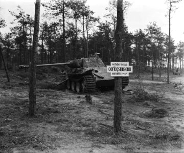 Oorlogsmuseum bij Overloon. Duitse Tiger-tank, Bestanddeelnr 901-0505
