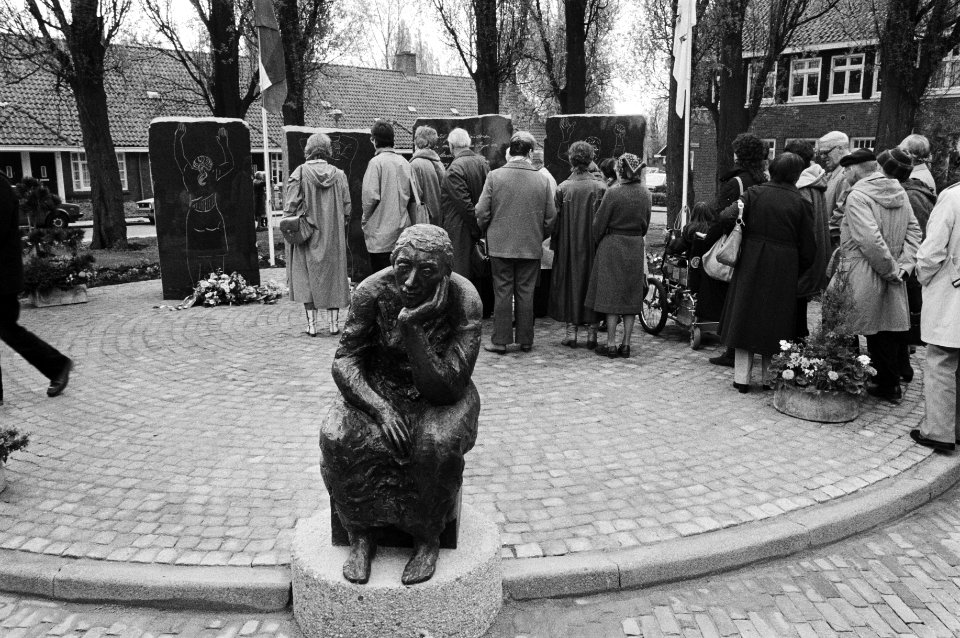 Oorlogsmonumenten, onthullingen, beeldhouwwerken, Bestanddeelnr 932-5816