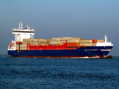 OOCL ST. Petersburg approaching Port of Rotterdam 09-Jan-2006