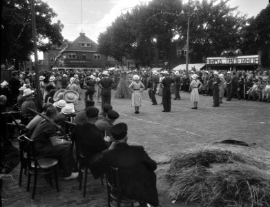 Oogstfeest in Raalte. Boerendansers, Bestanddeelnr 905-2729
