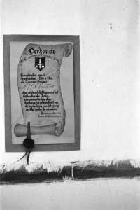 Oorkonde aangeboden aan de Commandant 1e Divisie 7 December generaal-majoor H.J, Bestanddeelnr 1667-2-3