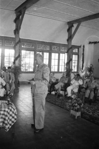 Ook in Garoet werd feest gevierd ter gelegenheid van het 2 jaar onder de wapenen, Bestanddeelnr 1676-4-1