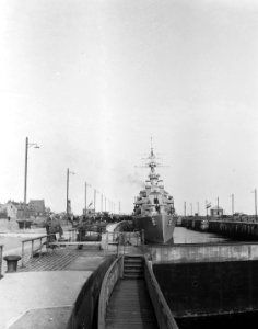 Oorlogsschip in sluis, Bestanddeelnr 900-6181