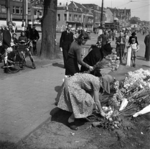Ook Haarlem heeft zijn monument voor acht helden, die op 7 maart 1945 laaghartig, Bestanddeelnr 900-2925