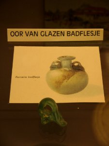 Oor van een Romeinse badflesje in het Leudalmuseum, Haelen 001