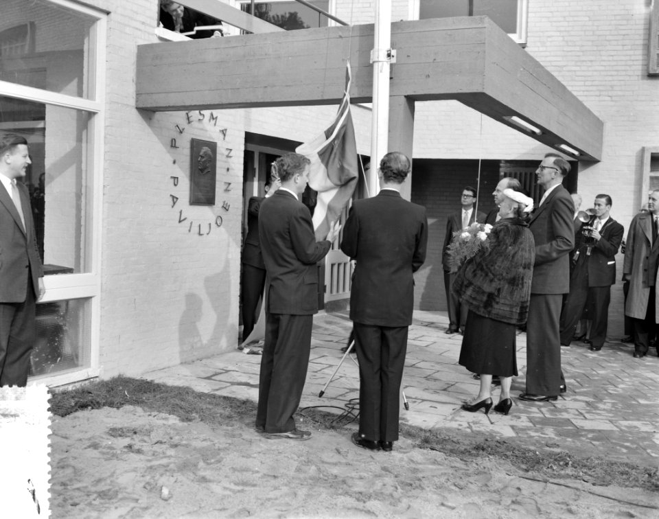 Onthulling plaquette dr A Plesman voor nieuw gebouw NOIB kantoor Nijenrode doo, Bestanddeelnr 908-1057