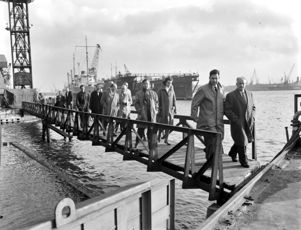 Opdracht Beauchez. Bezoek ingenieurs aan werf Verschure, Bestanddeelnr 913-1181